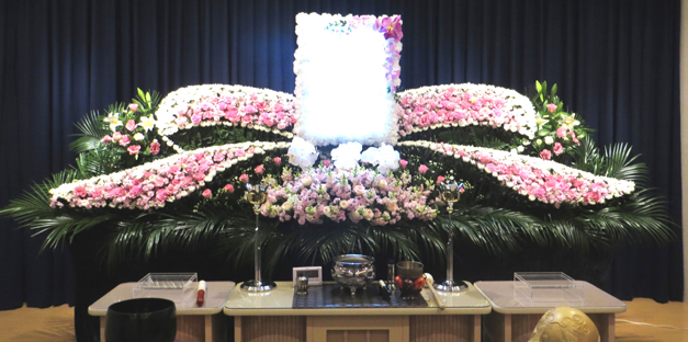 上尾市 伊奈町の葬儀社 商工葬祭 デザイン豊富な花祭壇