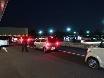 大混乱の駐車場