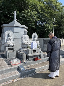 お寺に埋葬